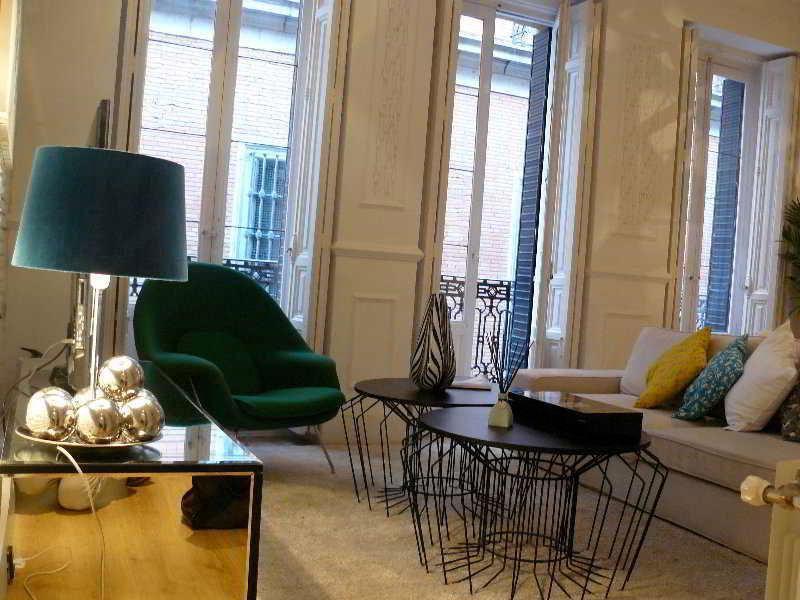 Apartamentos Manzana Madrid Exterior foto